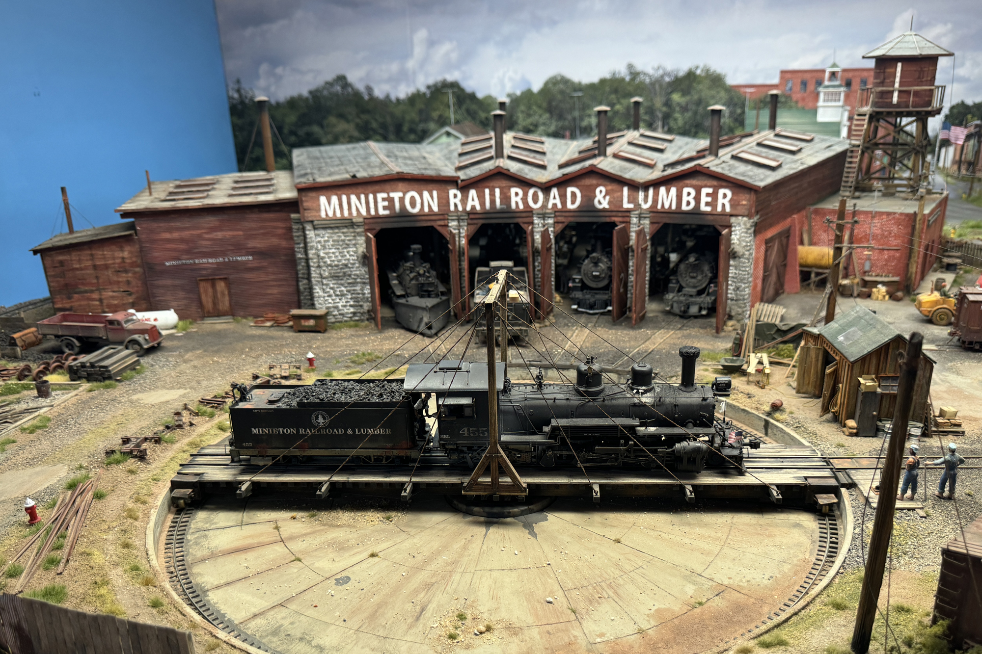 Wayne Pierce's Minieton Railroad & Lumber engine house.