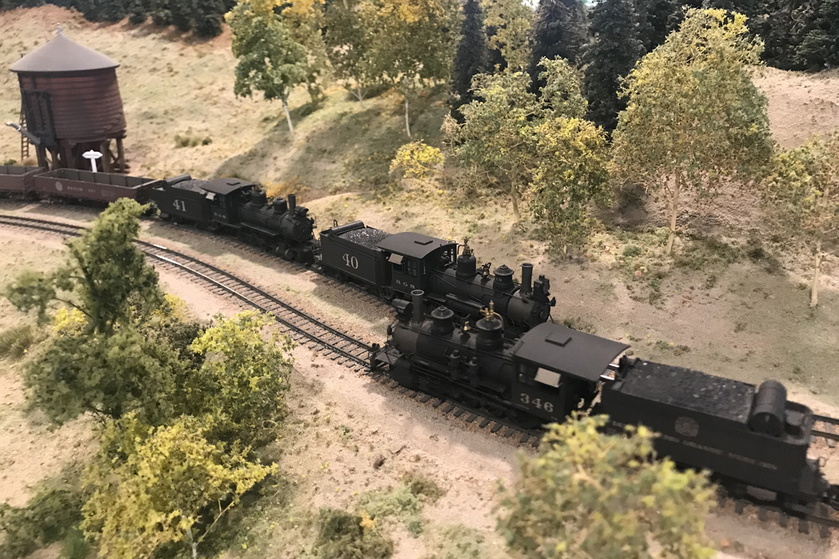 Chuck Molnar's Denver & Rio Grande Western 346 and RGS 40 & 41 meet up.